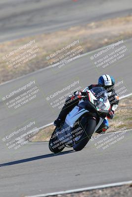 media/Feb-05-2023-Classic Track Day (Sun) [[c35aca4a42]]/Group 2/session 4 turn 4/